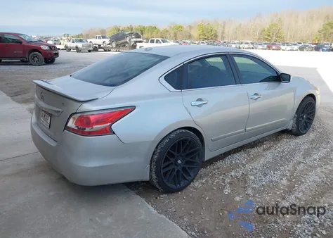 2015 Nissan Altima 2.5 S из США, поврежденный, VIN 1N4AL3AP5FN360326